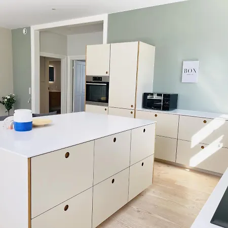 Aday - 2 Bedroom With Modern Kitchen And Free Parking Apartment